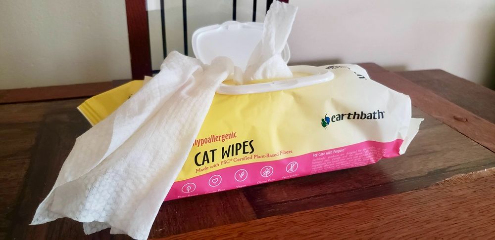 Earthbath Hypo-Allergenic Cat Grooming Wipes