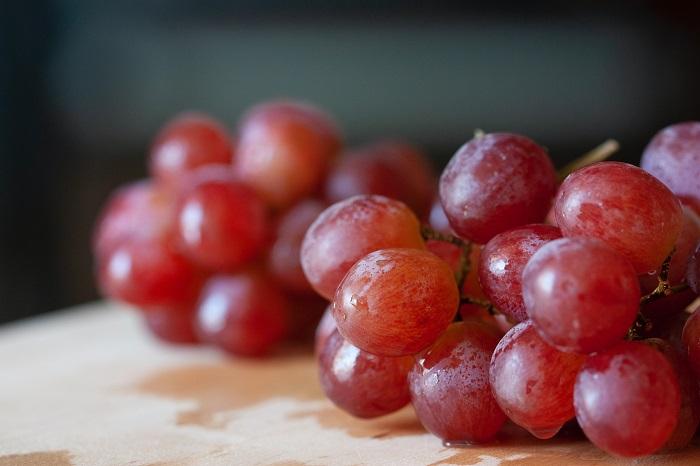 Red grapes at the market