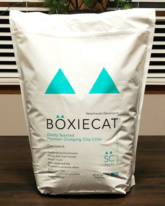 One variety of Boxiecat Litter is the Gently Scented formula.