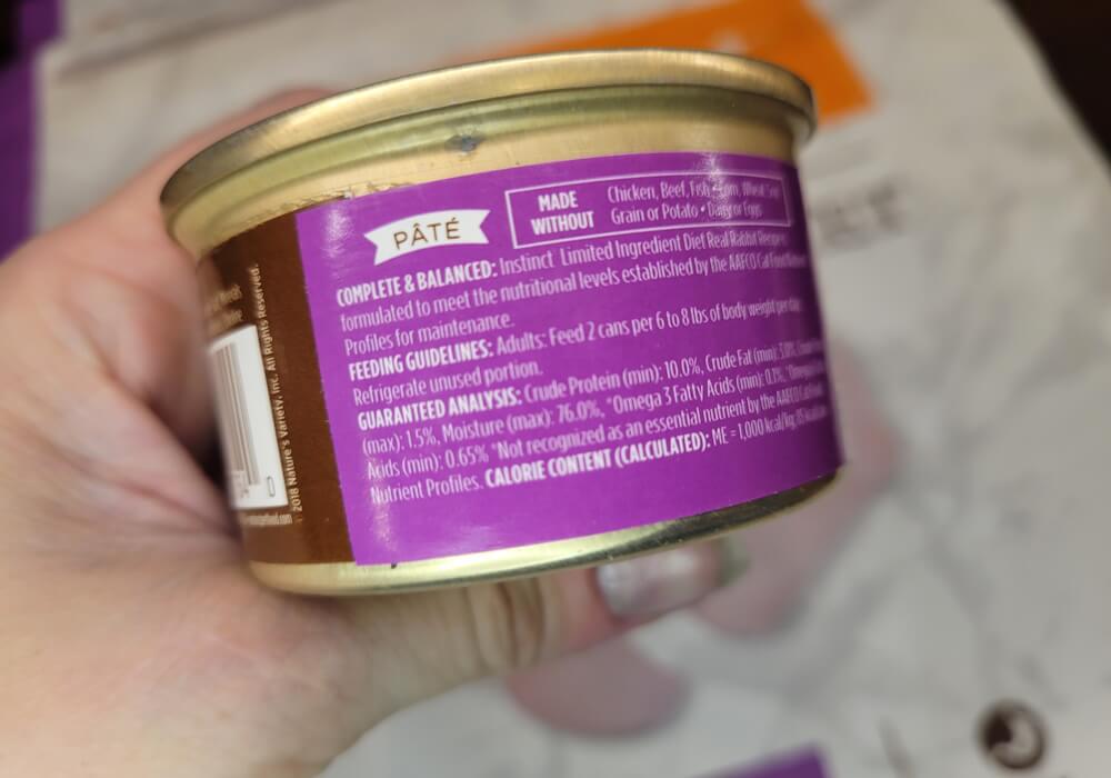 How to read cat food labels cat with food