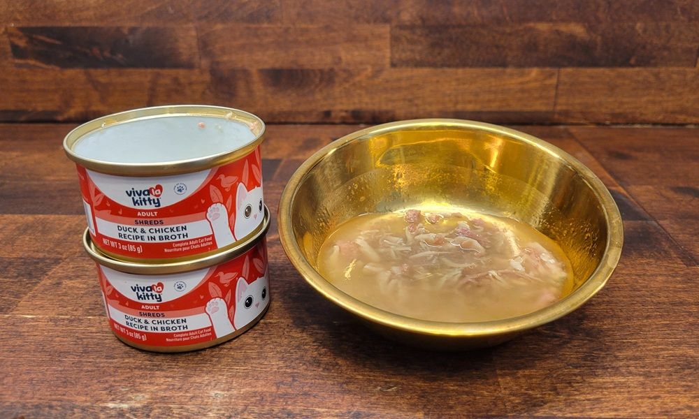 Viva La Kitty Duck & Chicken Recipe Shreds in Broth Adult Wet Cat Food