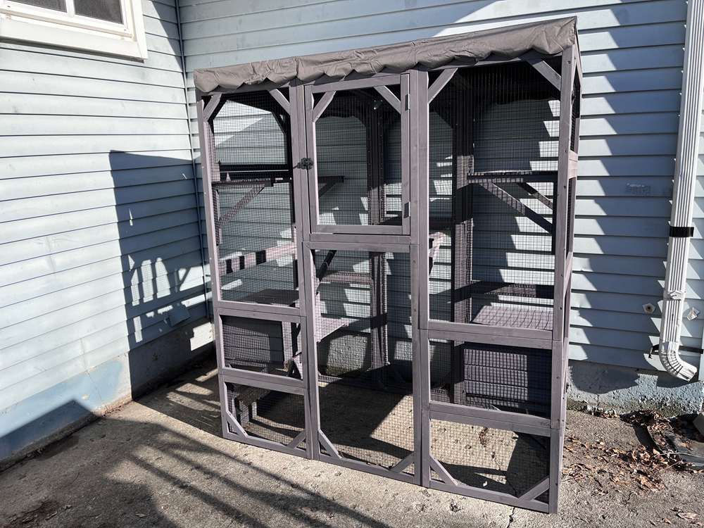 Aivituvin AIR37 Walk-In Outdoor Cat House