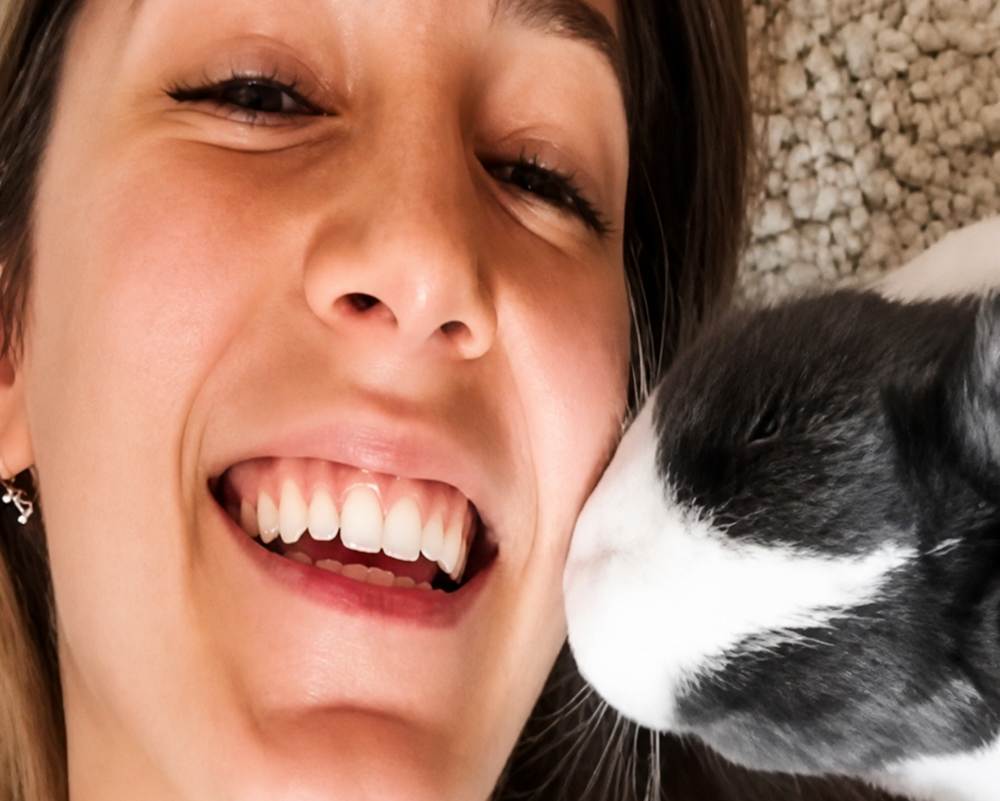 Bunny kisses selfie