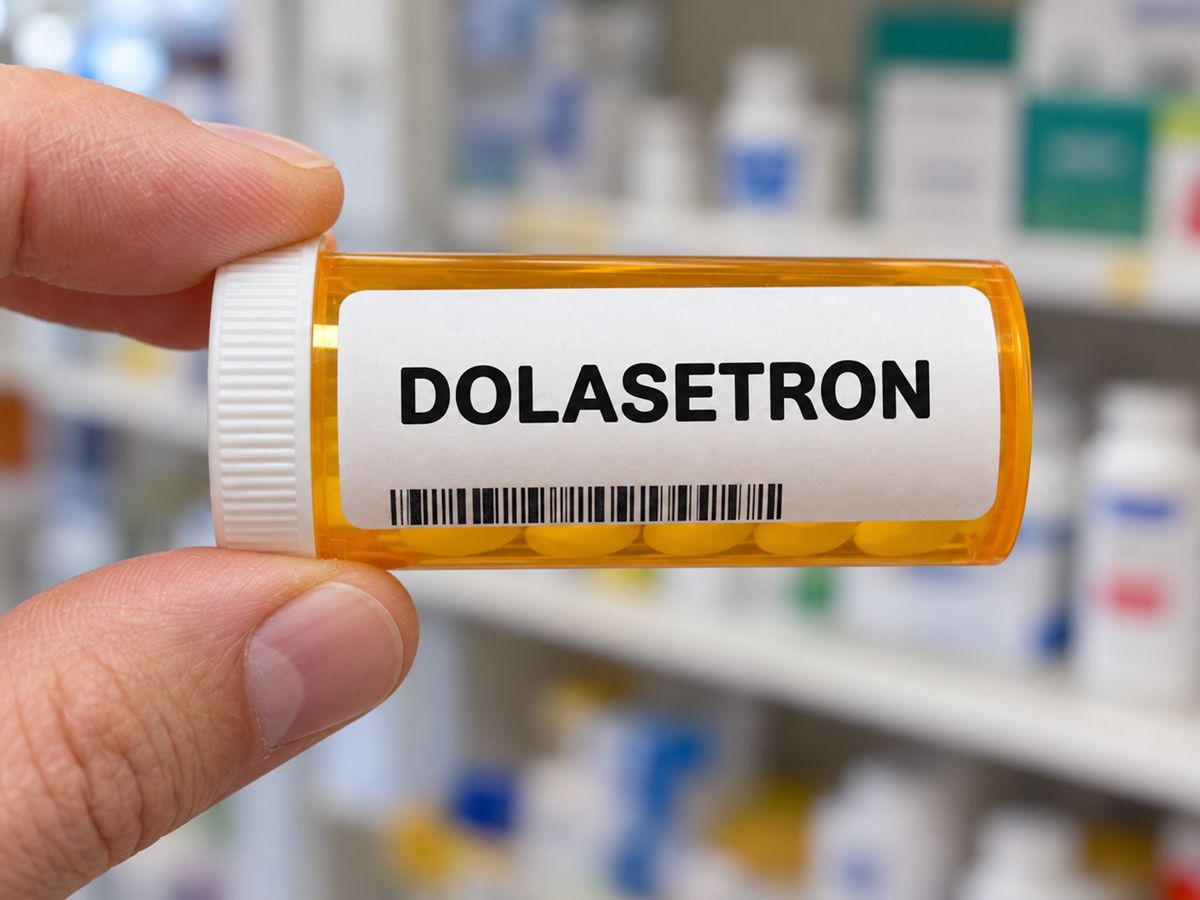 Dolasetron for cats
