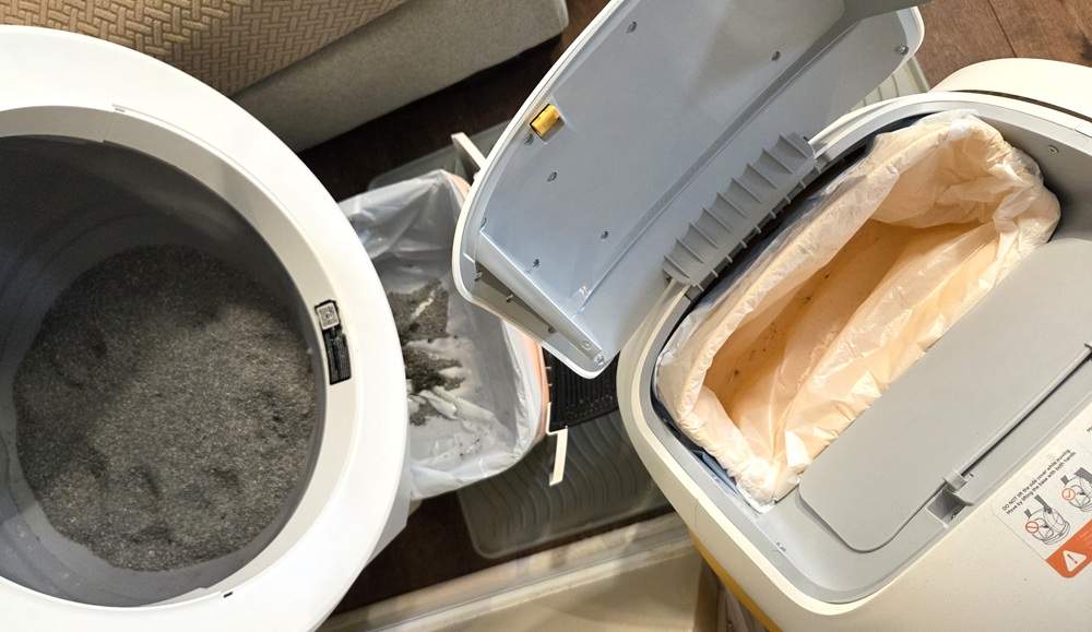 Zelfreinigende kattenbakken schoonmaken